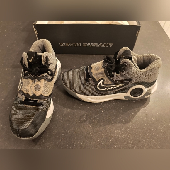 Nike KD Trey 5 X size 10.5 basketball shoes w/ box wolf grey - cool grey - Picture 3 of 7